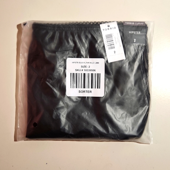 ❤️NWT VINTAGE TORRID PANTY - FAUX LEATHER & LACE MID RISE HIPSTER PANTY LINGERIE - Picture 3 of 7